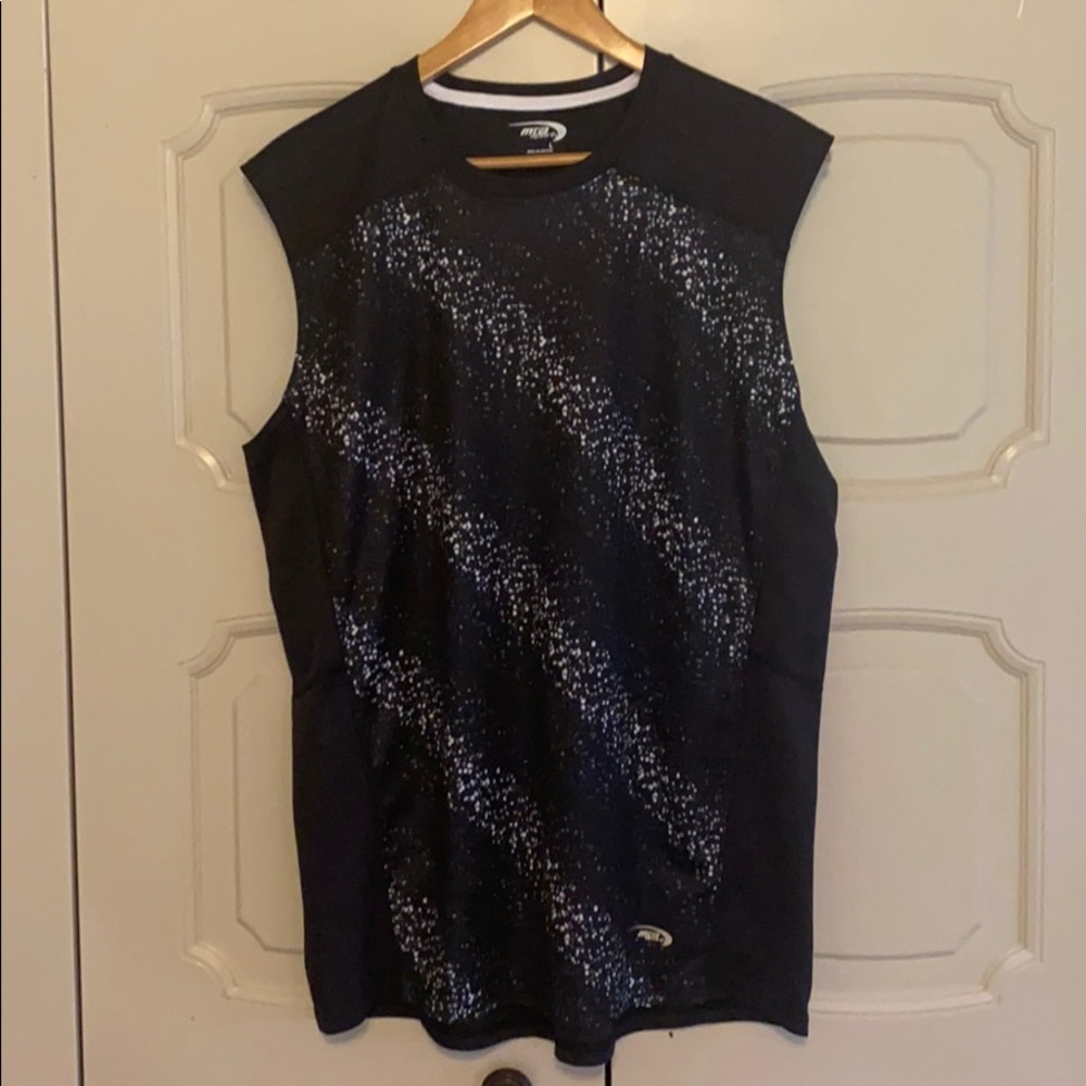 Men’s workout/basketball sleeveless shirt LARGE